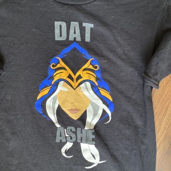League of Legends Ashe Riot Black T - Picture 3 of 5